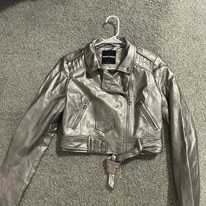 Edgy Metallic Leather Cropped Jacket